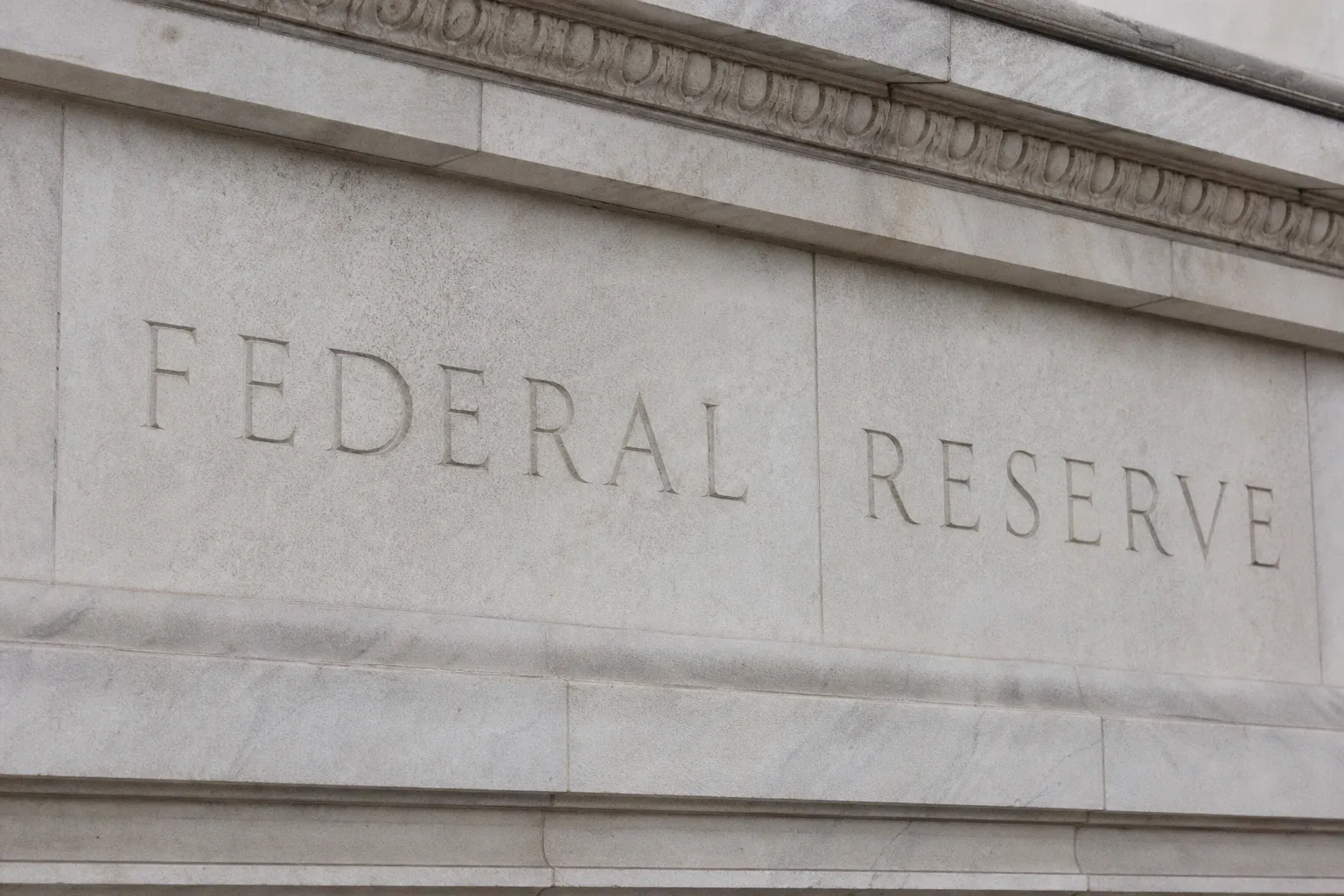 Calculate Fed Rate Hike Probability From Fed Funds Futures