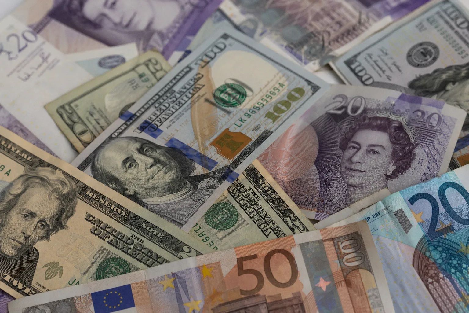 EUR/USD Forecast Weighed by Crude Oil, Dollar Upsurge - Currency Pair of The Week