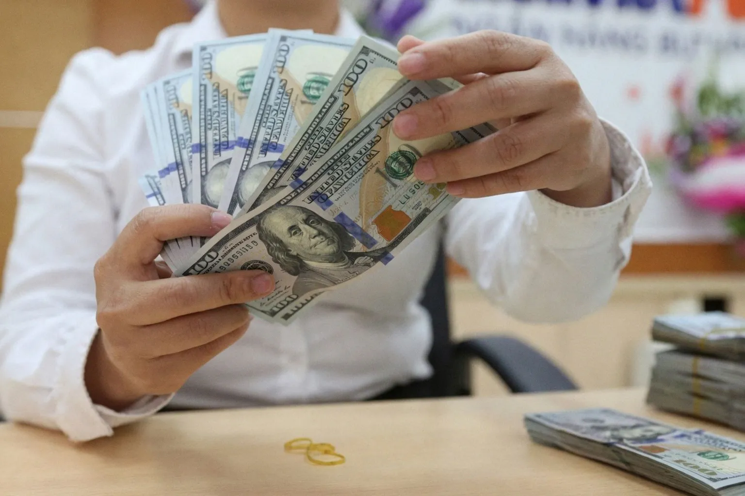 [Photo] Foreign Exchange Market Prepares for 24-Hour Trading Transition